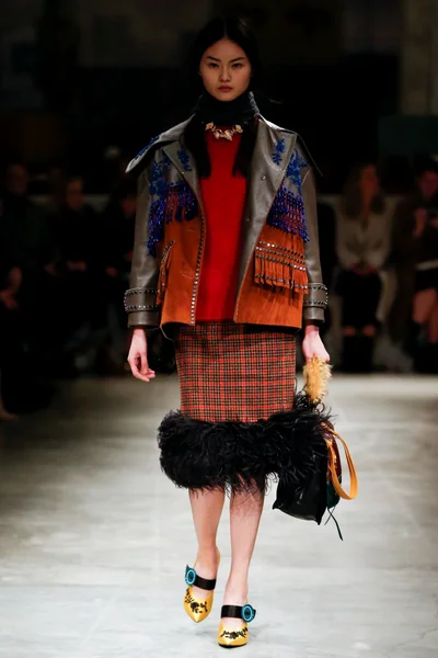 Look 37